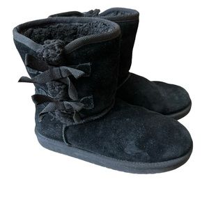 Koolaburra by Ugg Black Victoria Short Suede Leather Boots in Size US 6 / Kids 5